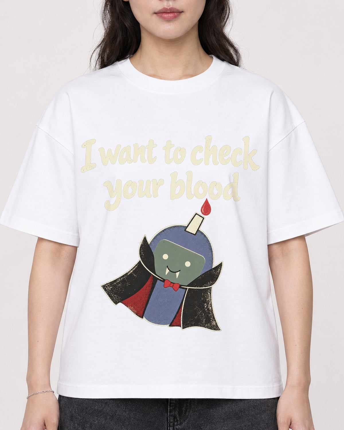 Mockup Boxy Heavyweight Tee White female close-up 03