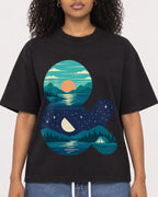 Mockup Boxy Heavyweight Tee Black female close-up 05