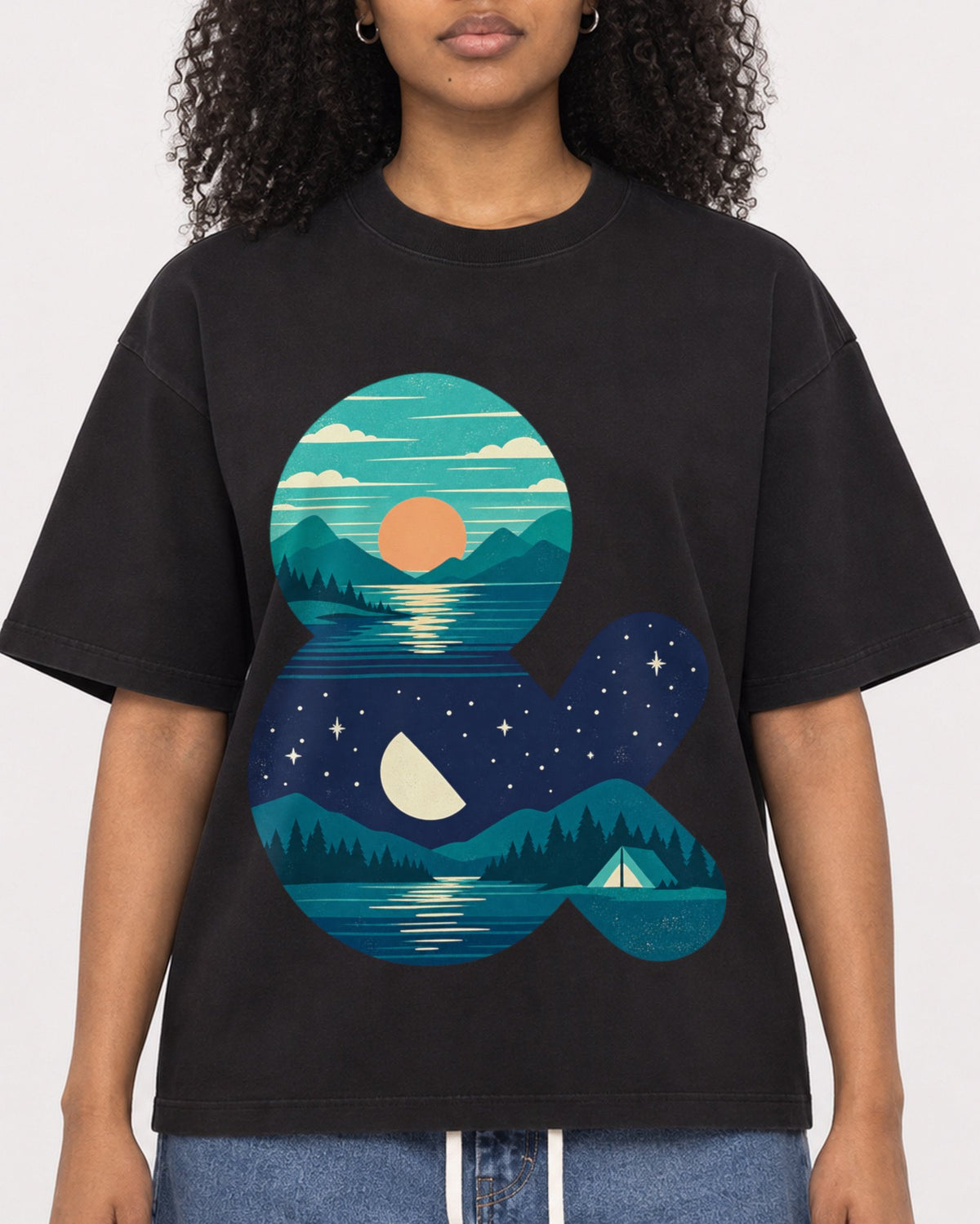 Mockup Boxy Heavyweight Tee Black female close-up 05