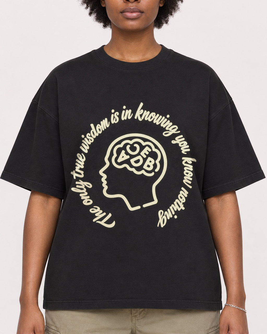 Mockup Boxy Heavyweight Tee Black female close-up 14