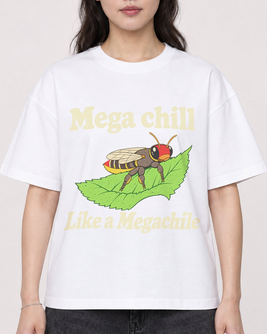 Mockup Boxy Heavyweight Tee White female close-up 03