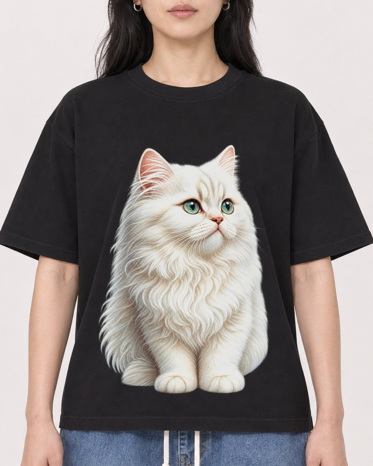 Mockup Boxy Heavyweight Tee Black female close-up 13
