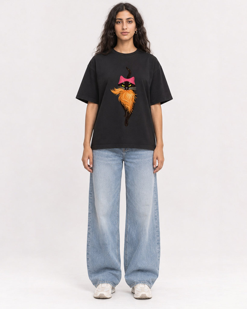 Mockup Boxy Heavyweight Tee Black female full-body 07