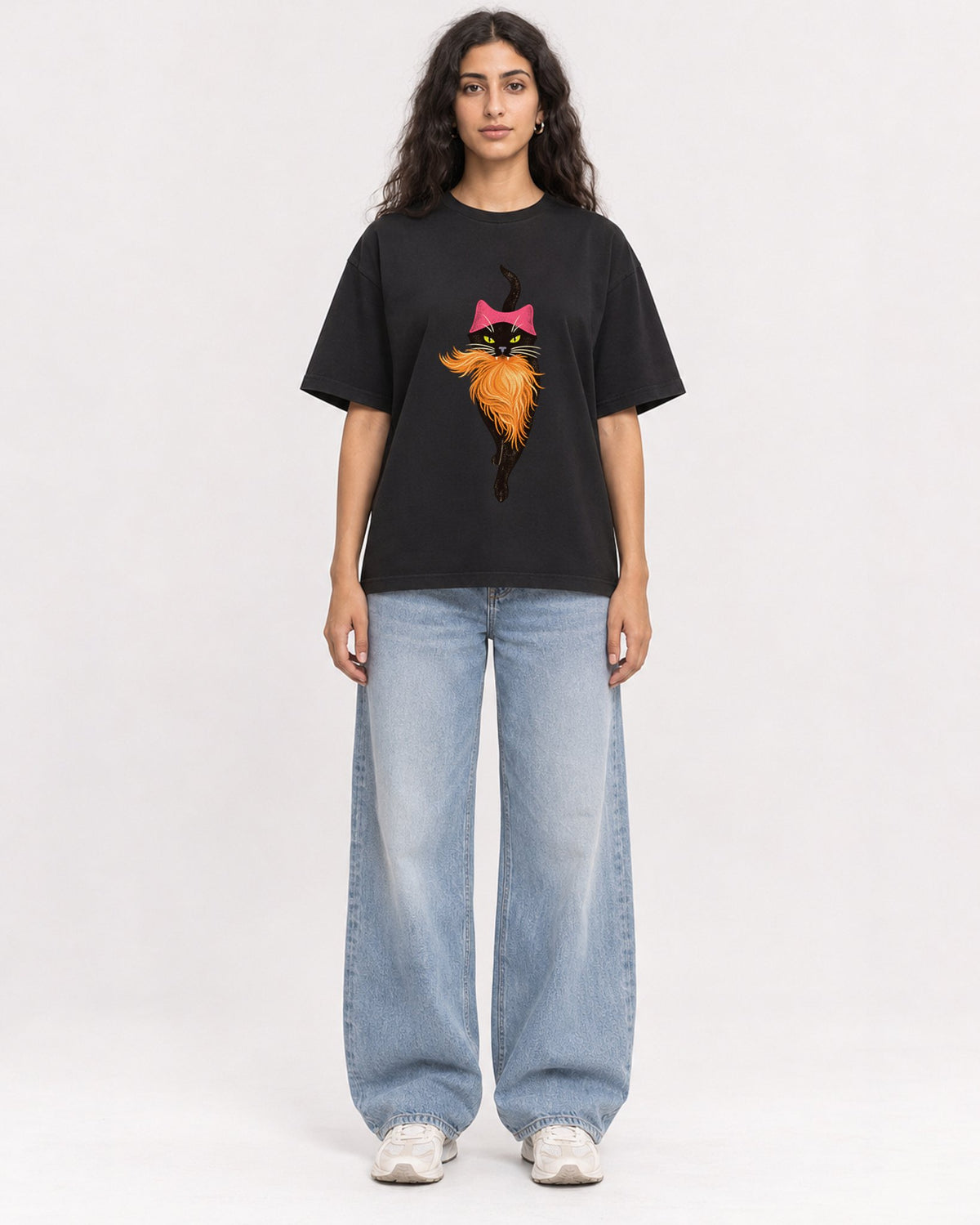 Mockup Boxy Heavyweight Tee Black female full-body 07