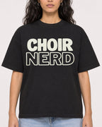 Mockup Boxy Heavyweight Tee Black female close-up 07