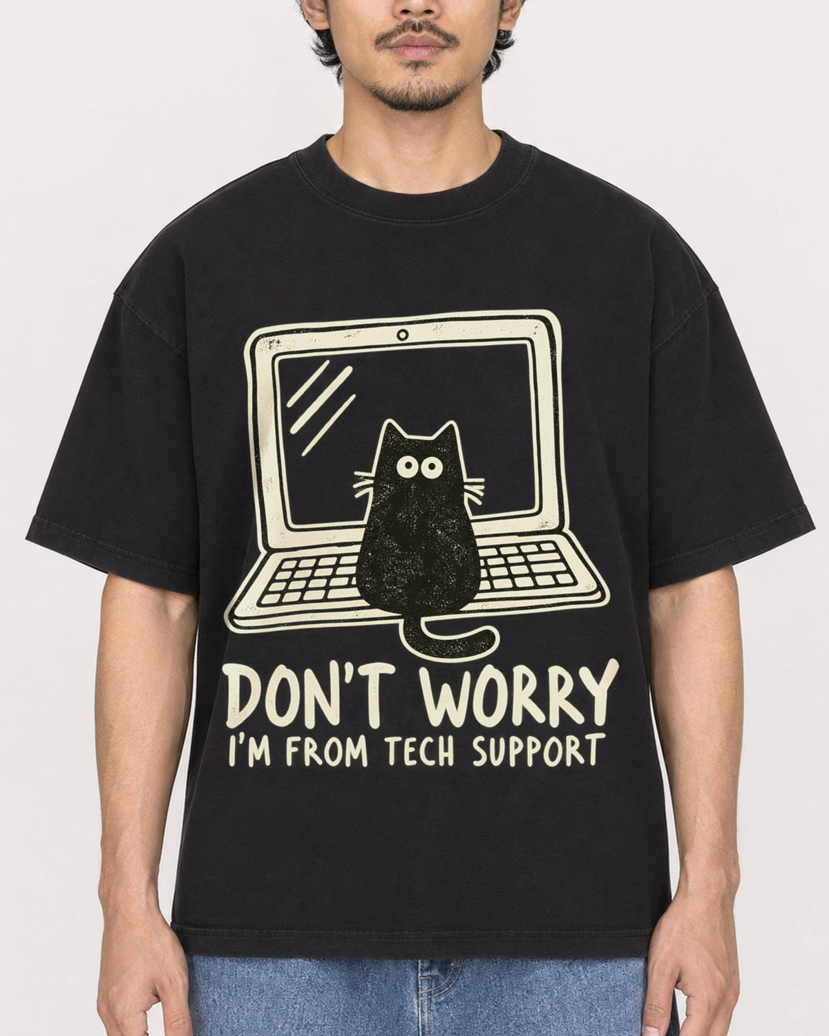 Mockup Boxy Heavyweight Tee Black male close-up 02