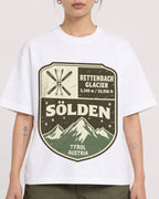 Mockup Boxy Heavyweight Tee White female close-up 12