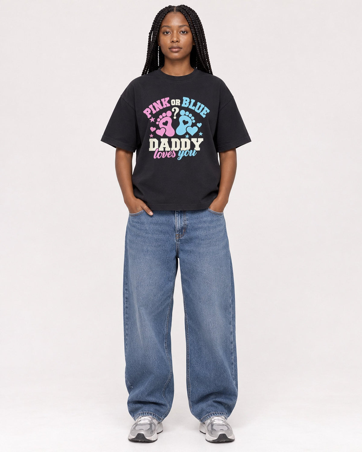 Mockup Boxy Heavyweight Tee Black female full-body 04