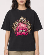 Mockup Boxy Heavyweight Tee Black female close-up 02