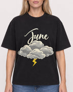 Mockup Boxy Heavyweight Tee Black female close-up 08