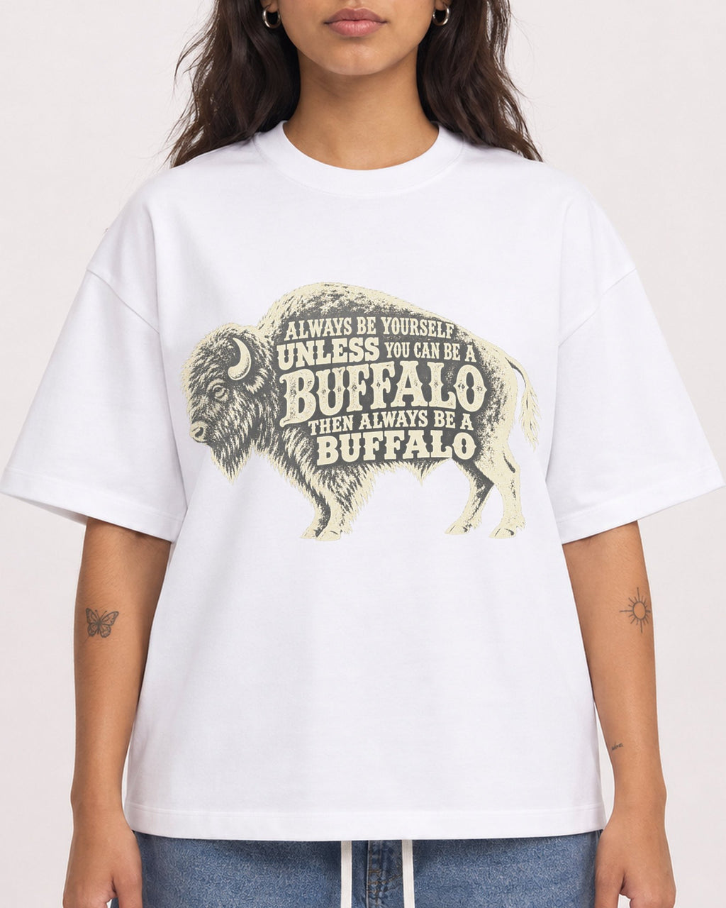 Mockup Boxy Heavyweight Tee White female close-up 06