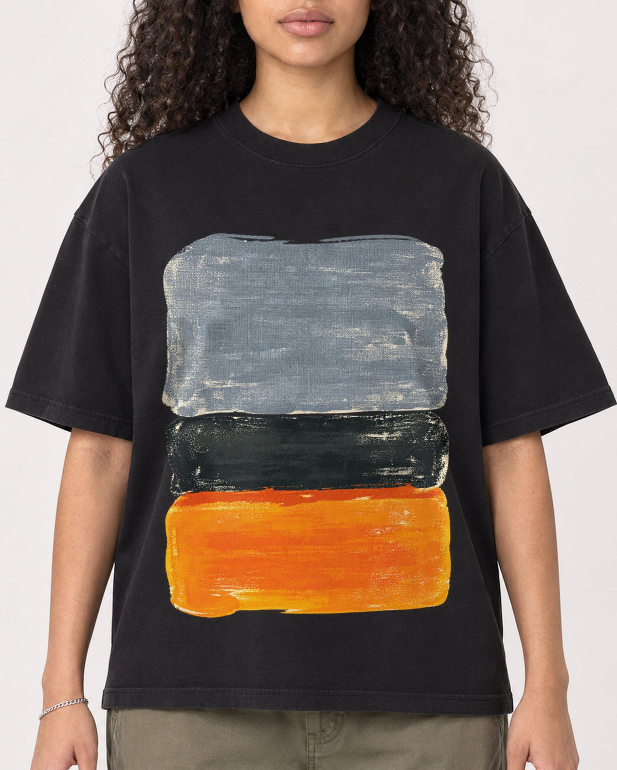 Mockup Boxy Heavyweight Tee Black female close-up 10