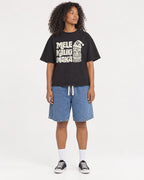 Mockup Boxy Heavyweight Tee Black female full-body 05