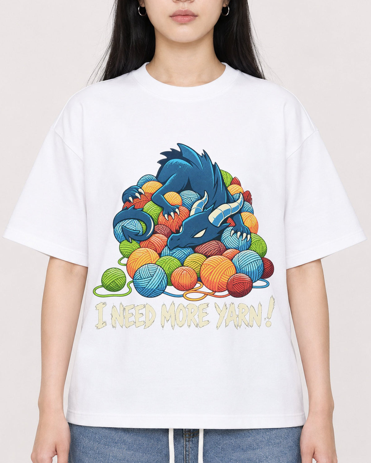 Mockup Boxy Heavyweight Tee White female close-up 01