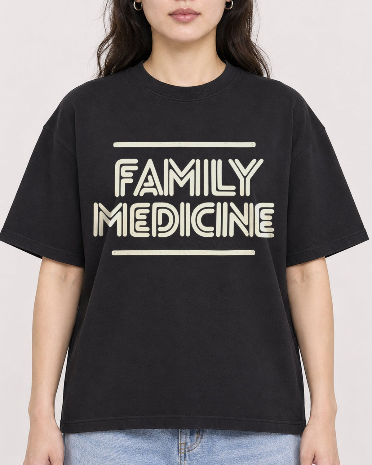 Mockup Boxy Heavyweight Tee Black female close-up 03