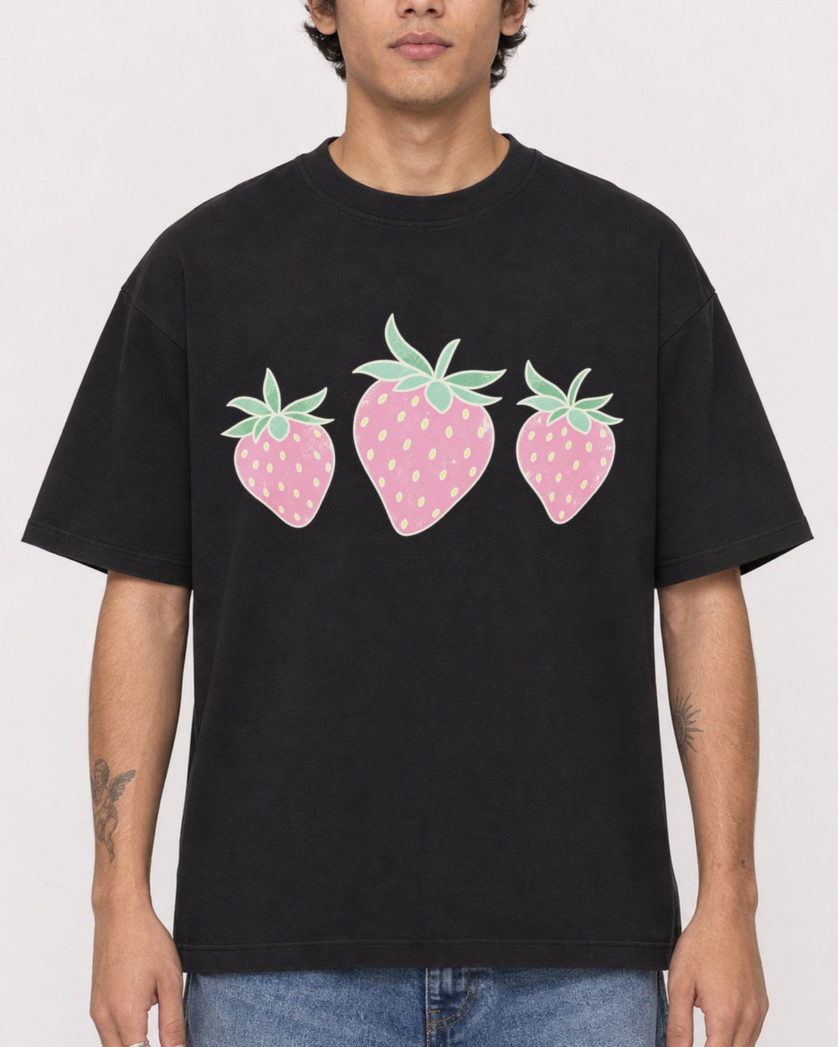 Mockup Boxy Heavyweight Tee Black male close-up 06