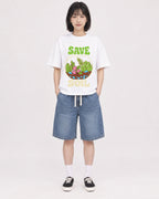 Mockup Boxy Heavyweight Tee White female full-body 11
