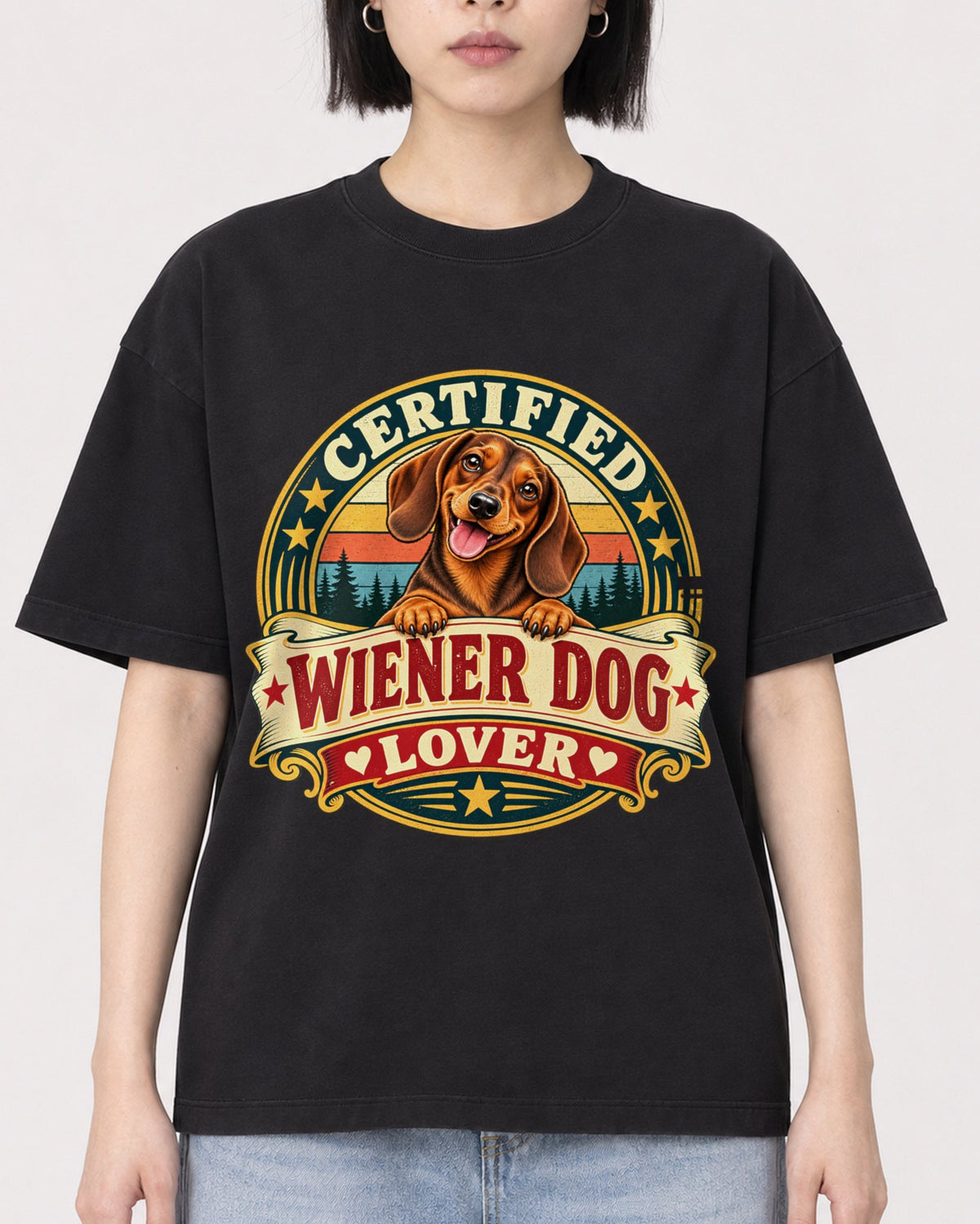 Mockup Boxy Heavyweight Tee Black female close-up 11