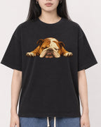Mockup Boxy Heavyweight Tee Black female close-up 01
