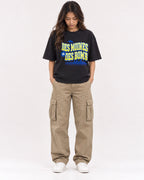 Mockup Boxy Heavyweight Tee Black female full-body 02