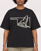 Mockup Boxy Heavyweight Tee Black female close-up 14