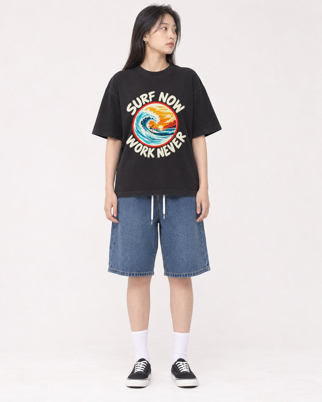 Mockup Boxy Heavyweight Tee Black female full-body 01