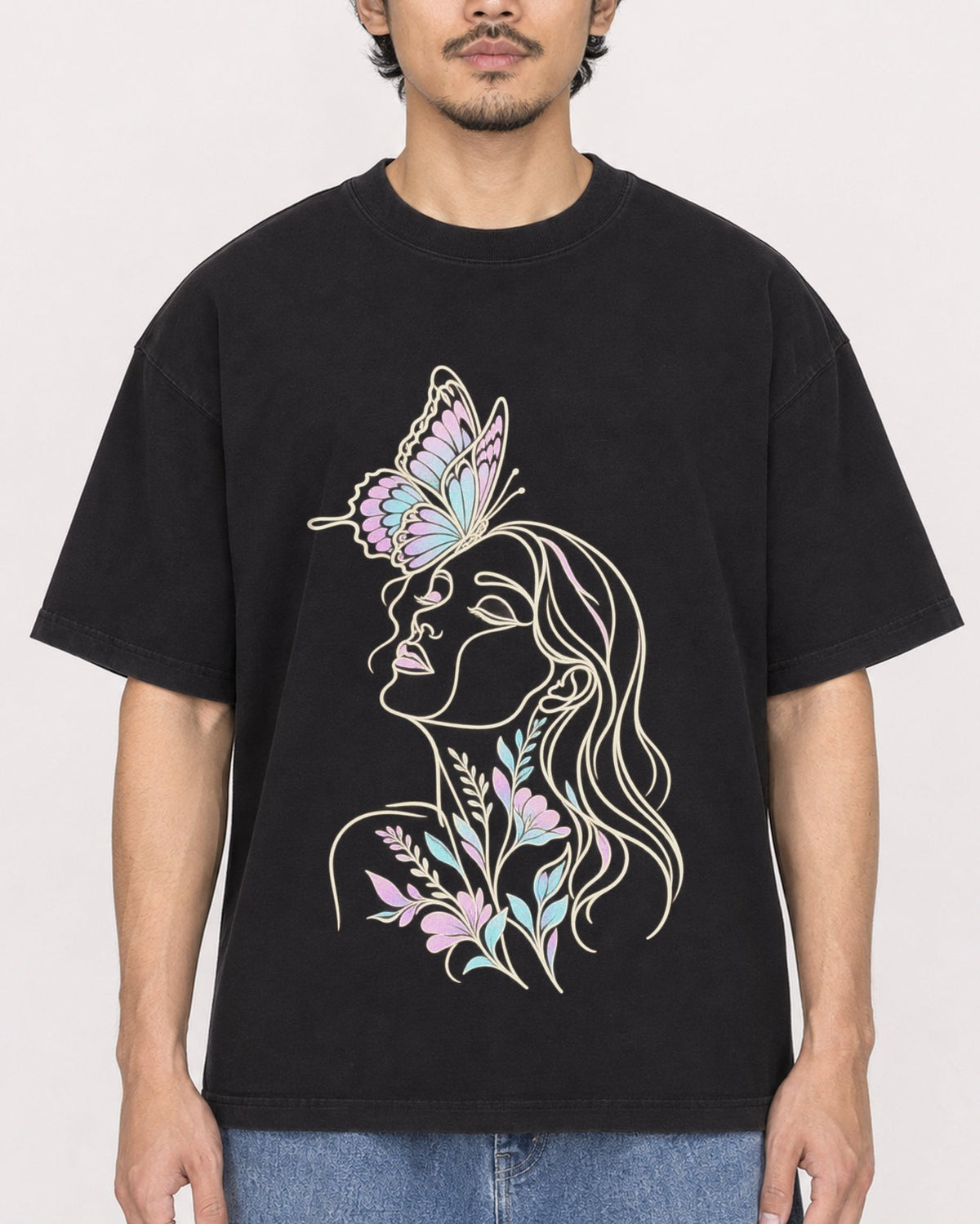 Mockup Boxy Heavyweight Tee Black male close-up 02