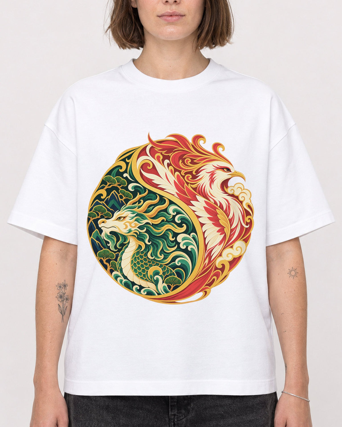 Mockup Boxy Heavyweight Tee White female close-up 18