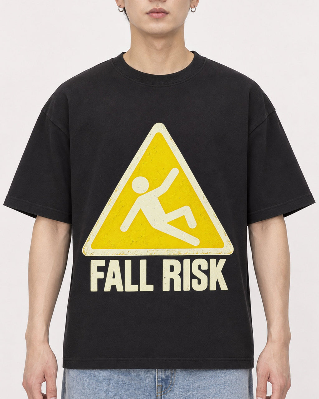 Mockup Boxy Heavyweight Tee Black male close-up 01