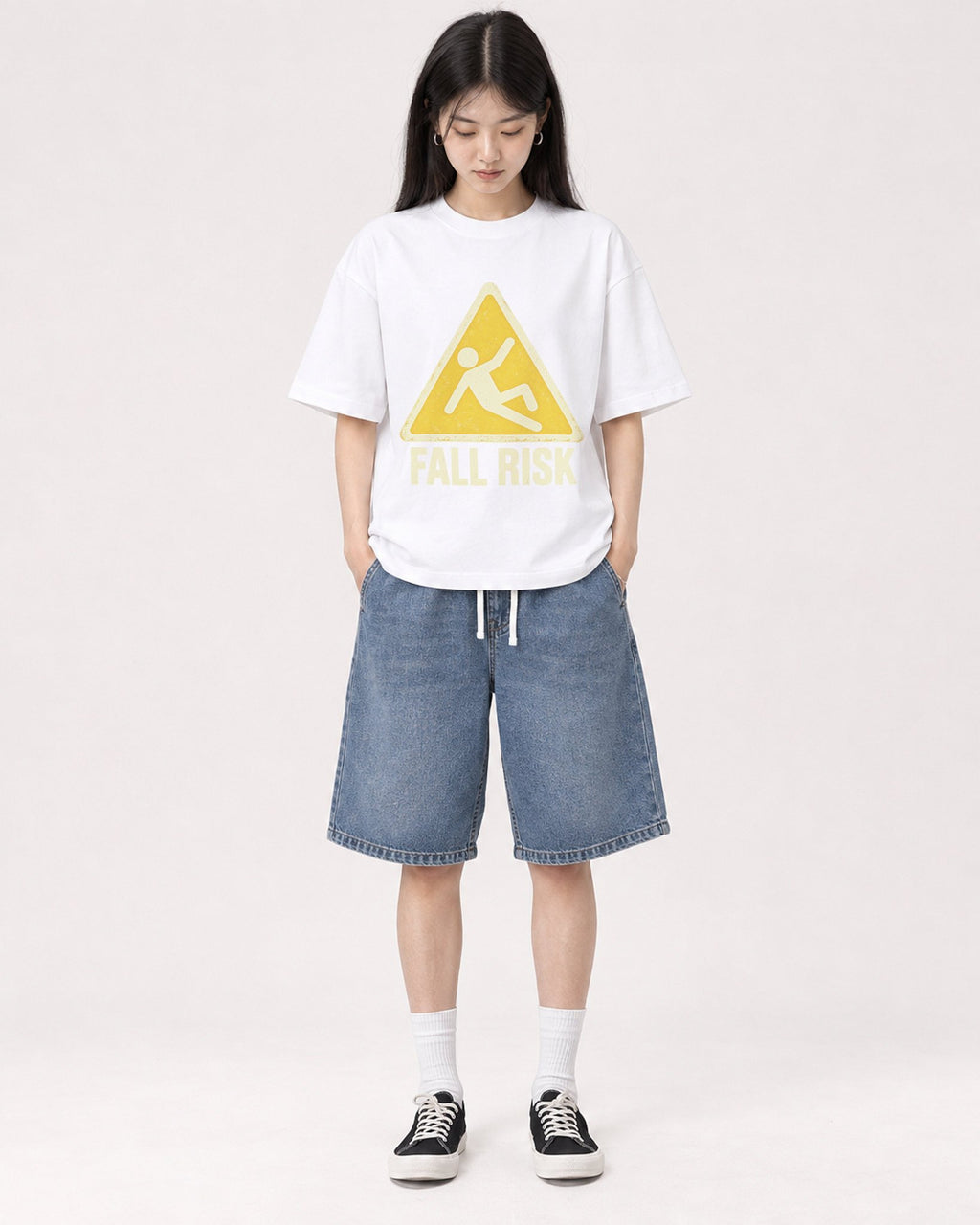 Mockup Boxy Heavyweight Tee White female full-body 01