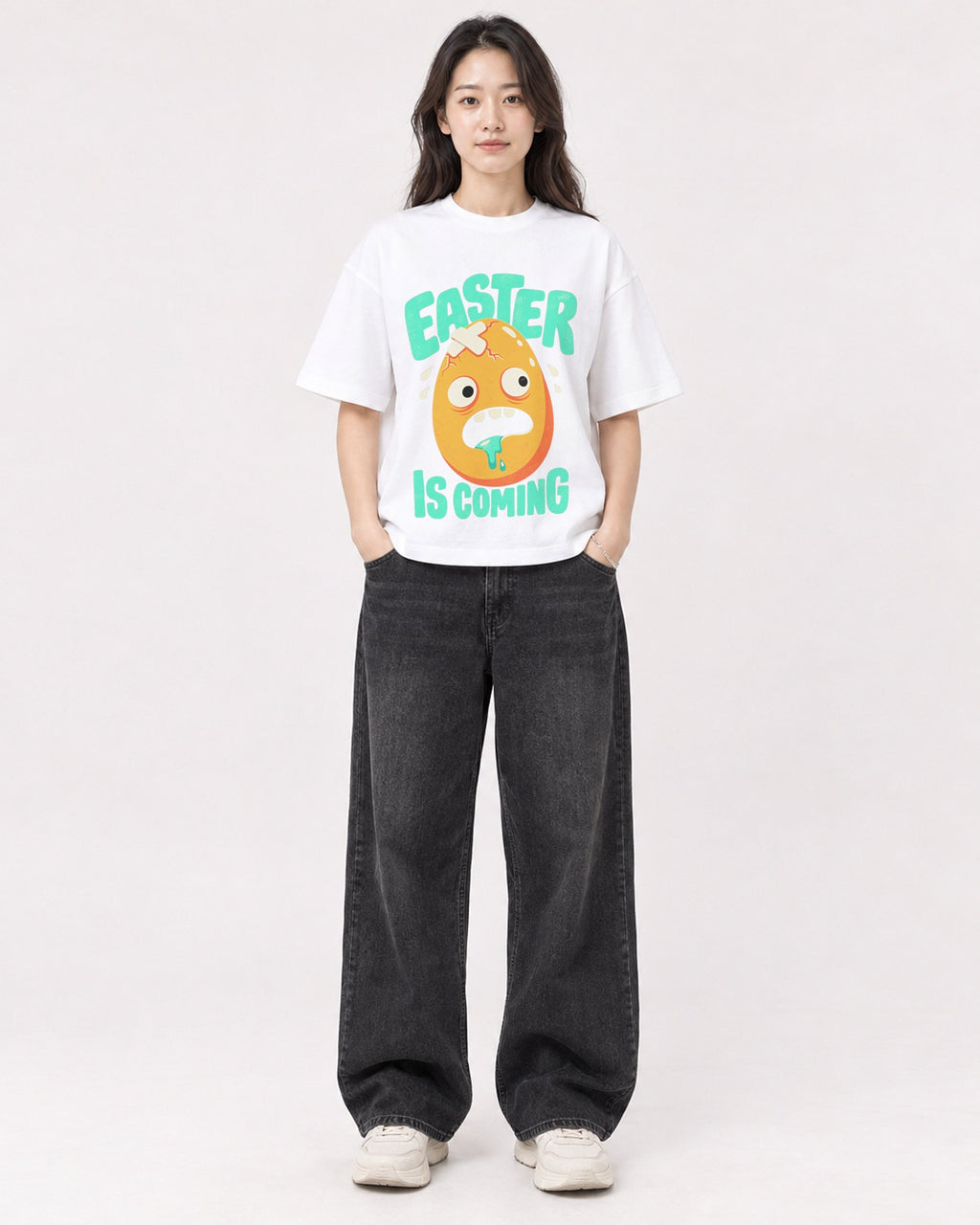Mockup Boxy Heavyweight Tee White female full-body 03