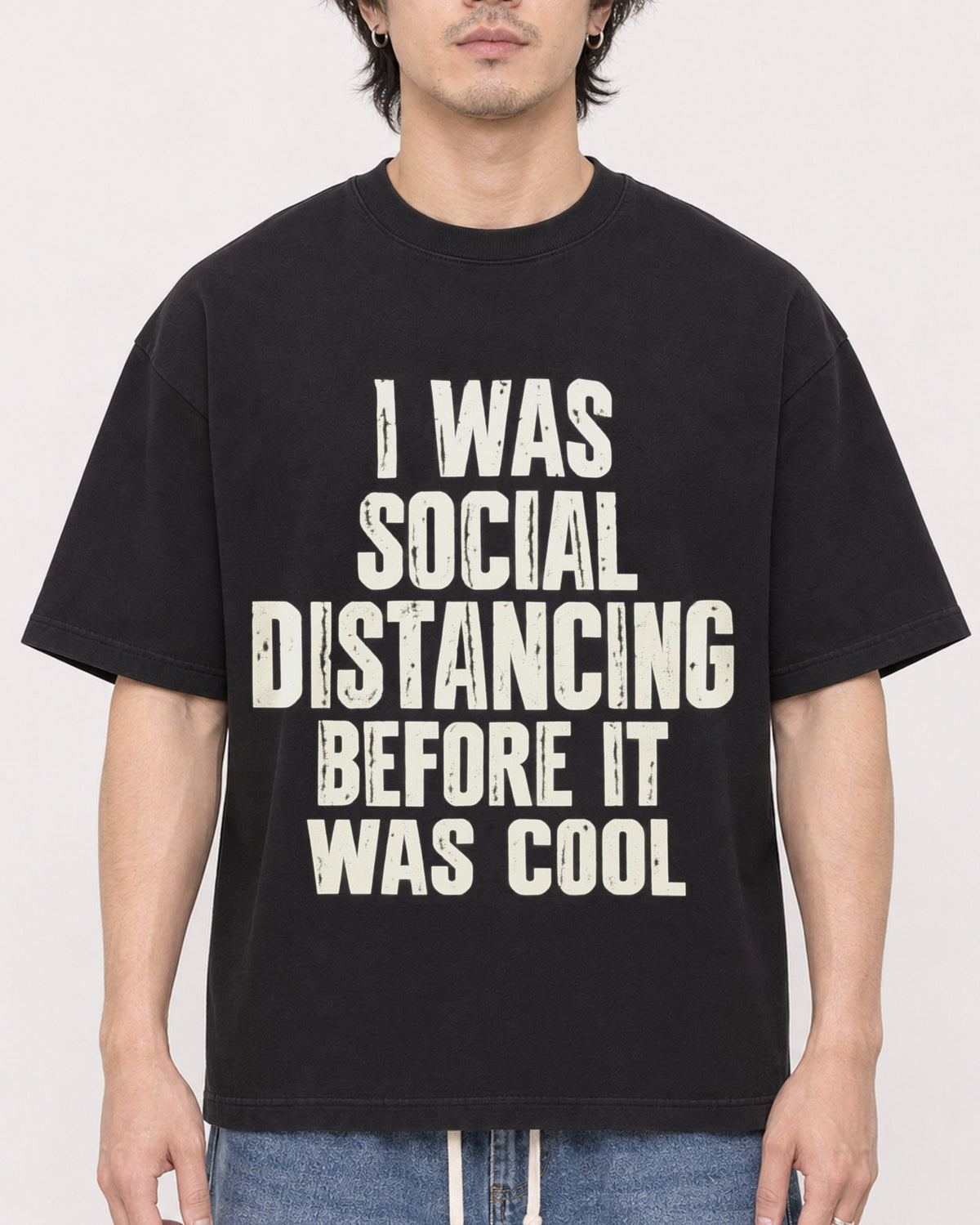Mockup Boxy Heavyweight Tee Black male close-up 03