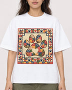 Mockup Boxy Heavyweight Tee White female close-up 02