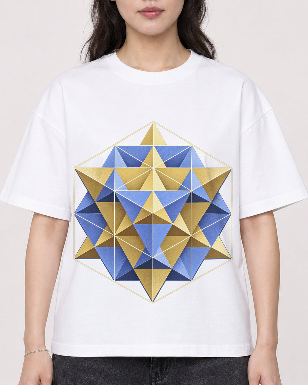 Mockup Boxy Heavyweight Tee White female close-up 03