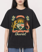 Mockup Boxy Heavyweight Tee Black female close-up 01