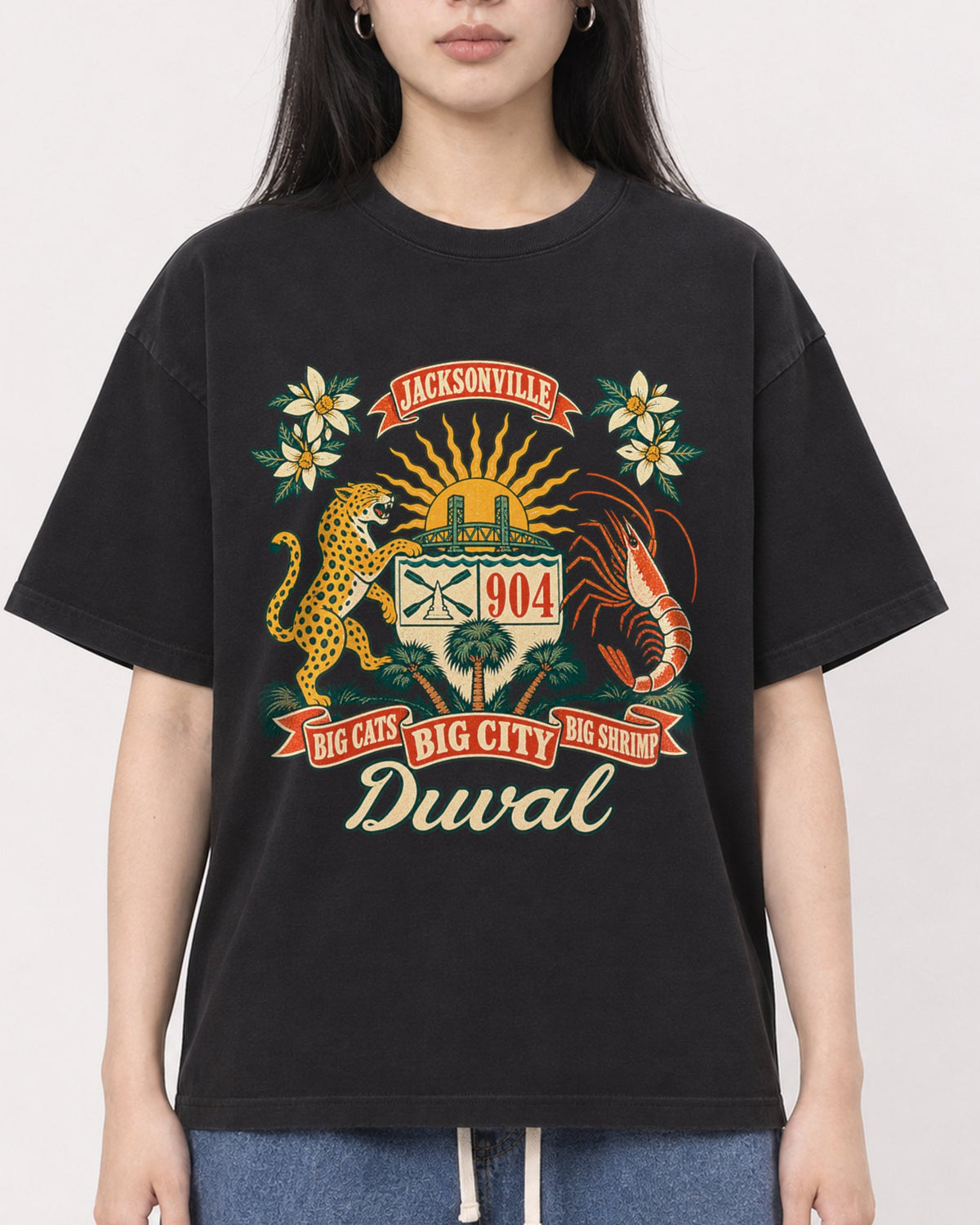 Mockup Boxy Heavyweight Tee Black female close-up 01