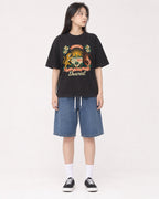 Mockup Boxy Heavyweight Tee Black female full-body 01