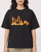 Mockup Boxy Heavyweight Tee Black female close-up 02