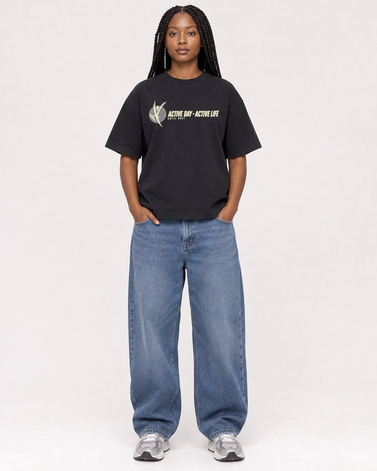 Mockup Boxy Heavyweight Tee Black female full-body 04