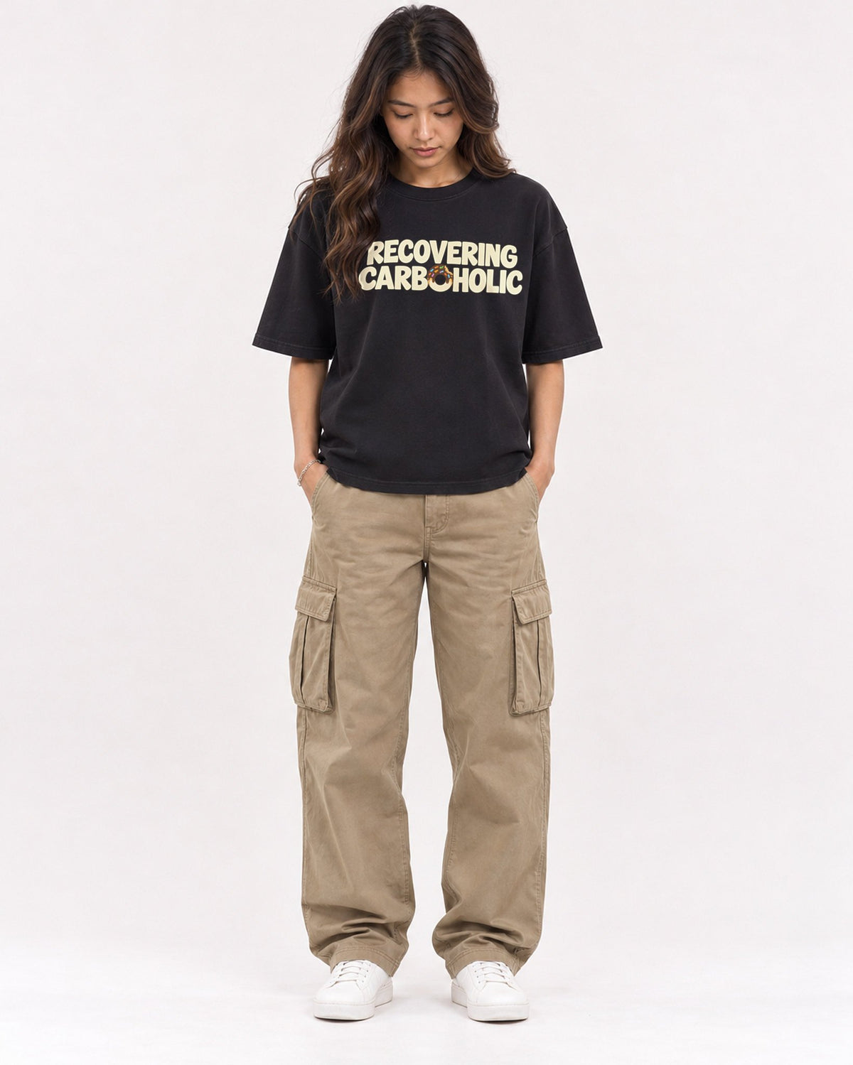 Mockup Boxy Heavyweight Tee Black female full-body 02