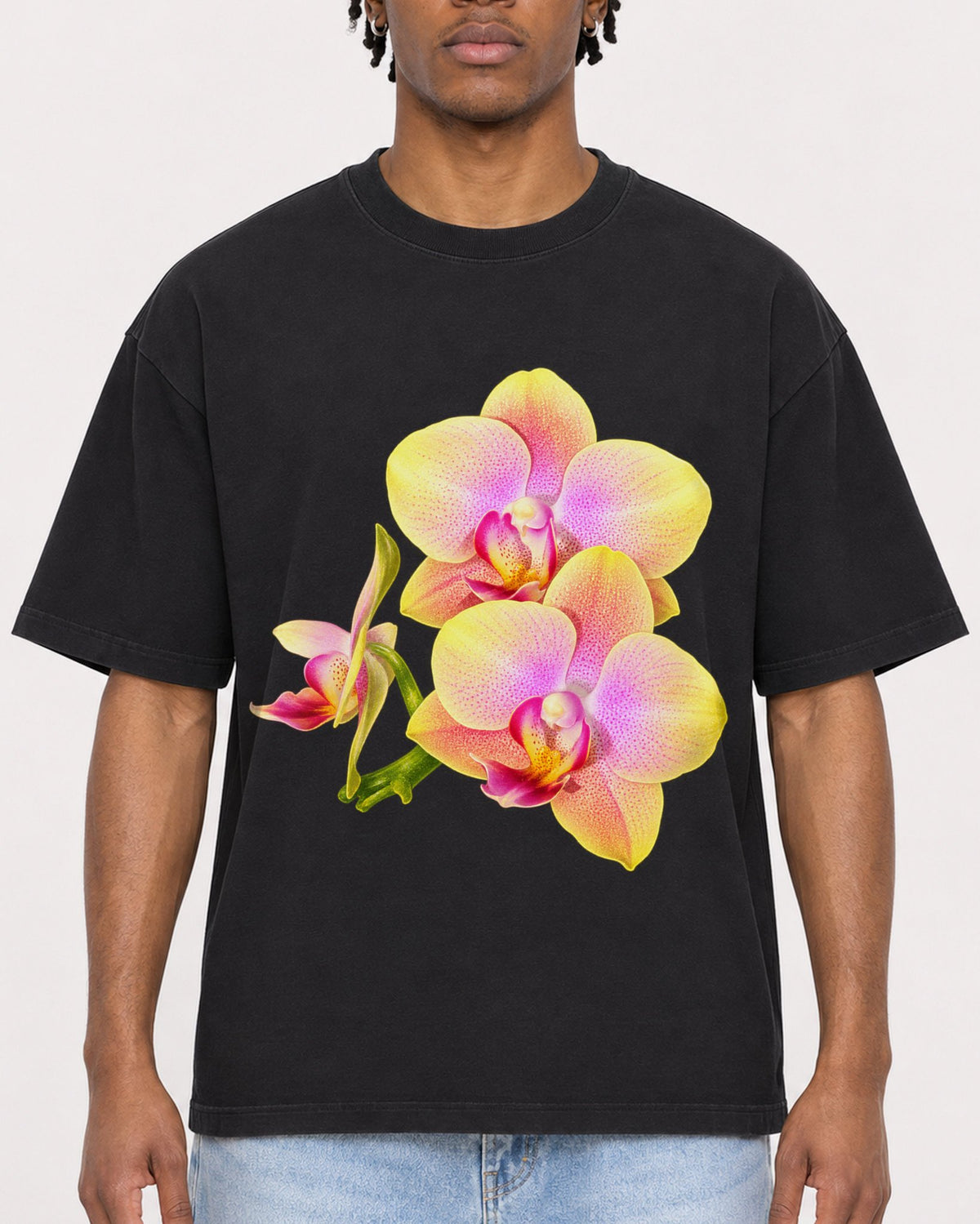 Mockup Boxy Heavyweight Tee Black male close-up 05