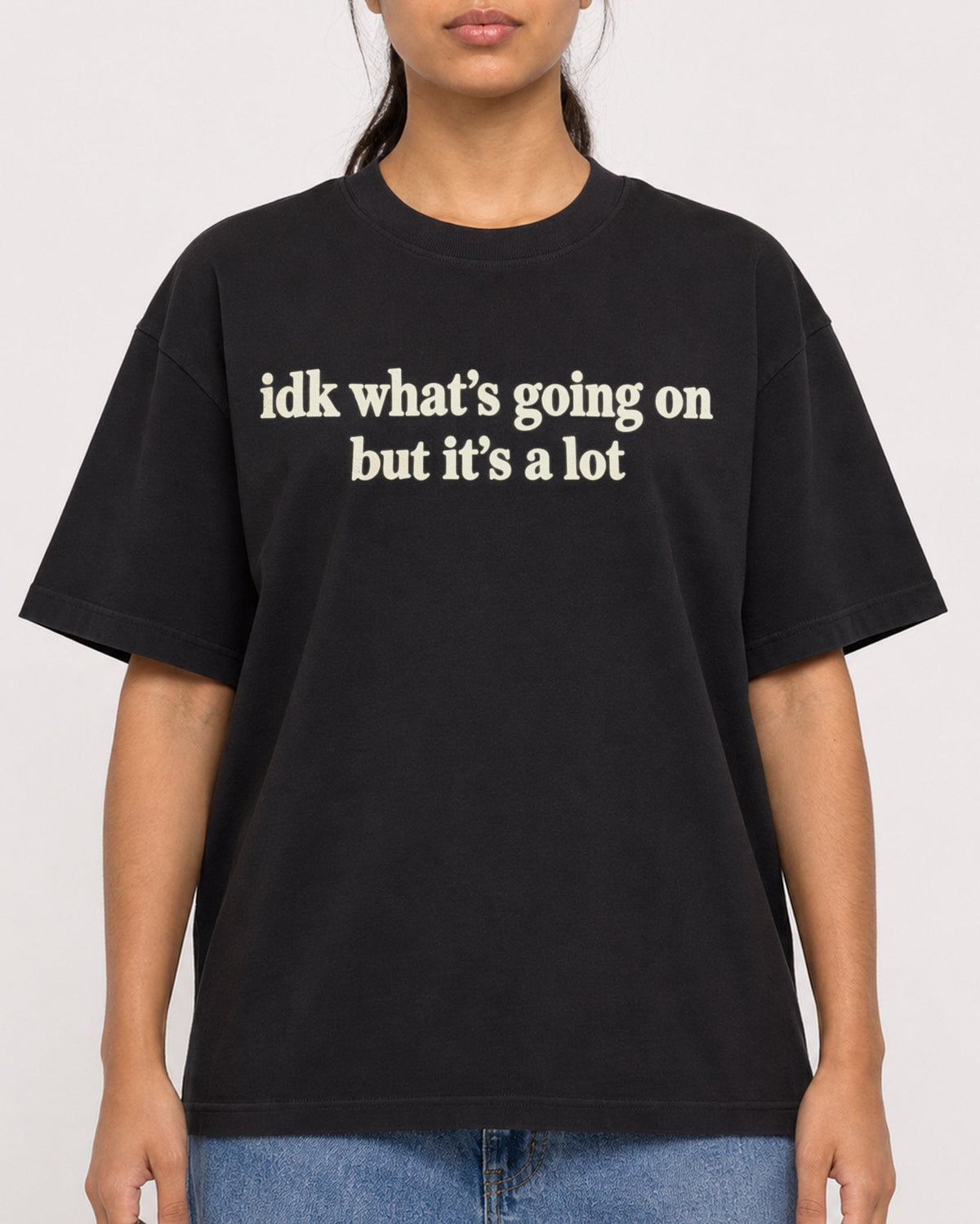 Mockup Boxy Heavyweight Tee Black female close-up 16