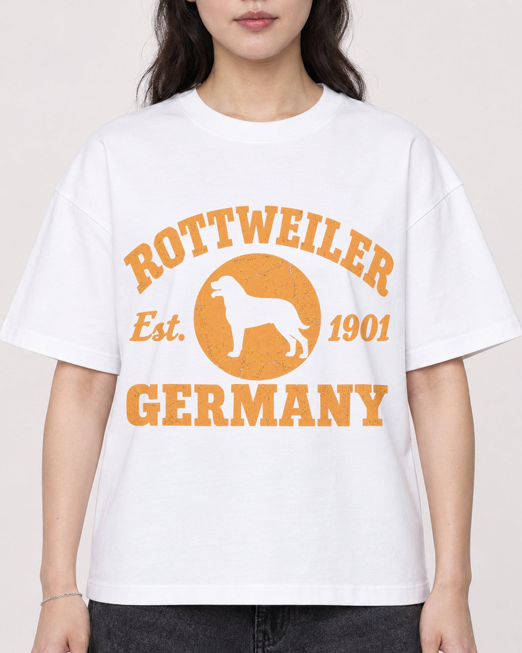 Mockup Boxy Heavyweight Tee White female close-up 03