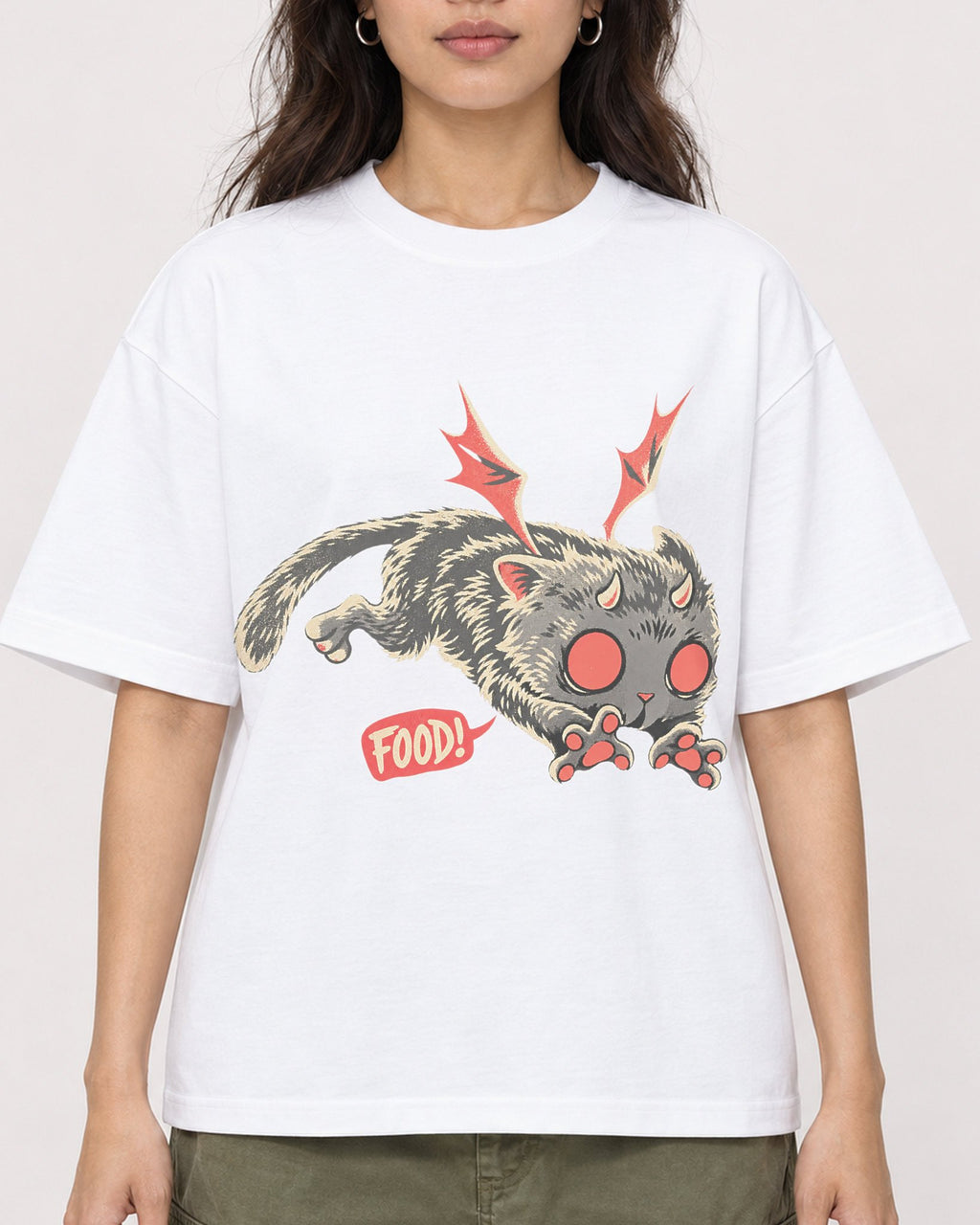 Mockup Boxy Heavyweight Tee White female close-up 02