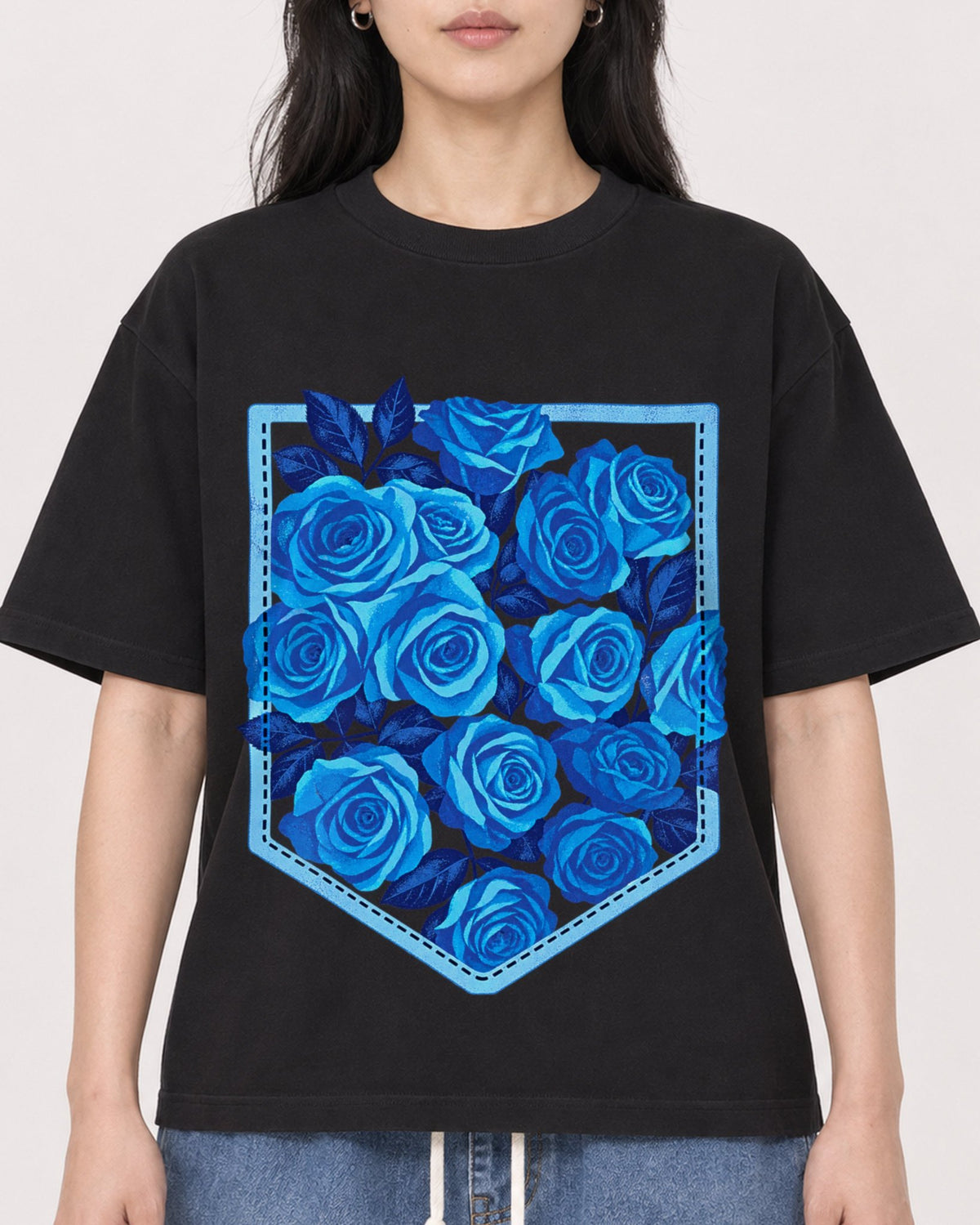 Mockup Boxy Heavyweight Tee Black female close-up 13