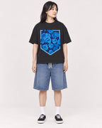 Mockup Boxy Heavyweight Tee Black female full-body 13