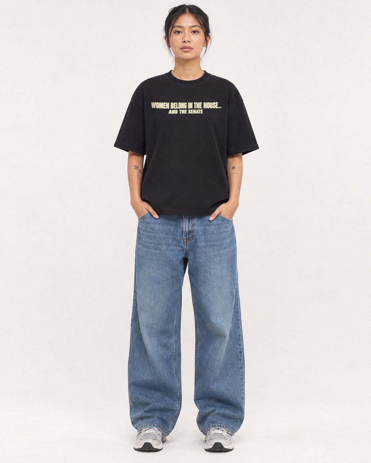 Mockup Boxy Heavyweight Tee Black female full-body 12