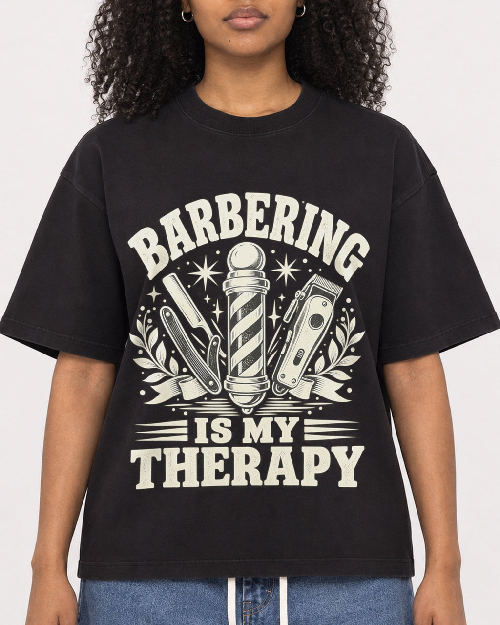 Mockup Boxy Heavyweight Tee Black female close-up 05