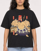 Mockup Boxy Heavyweight Tee Black female close-up 07