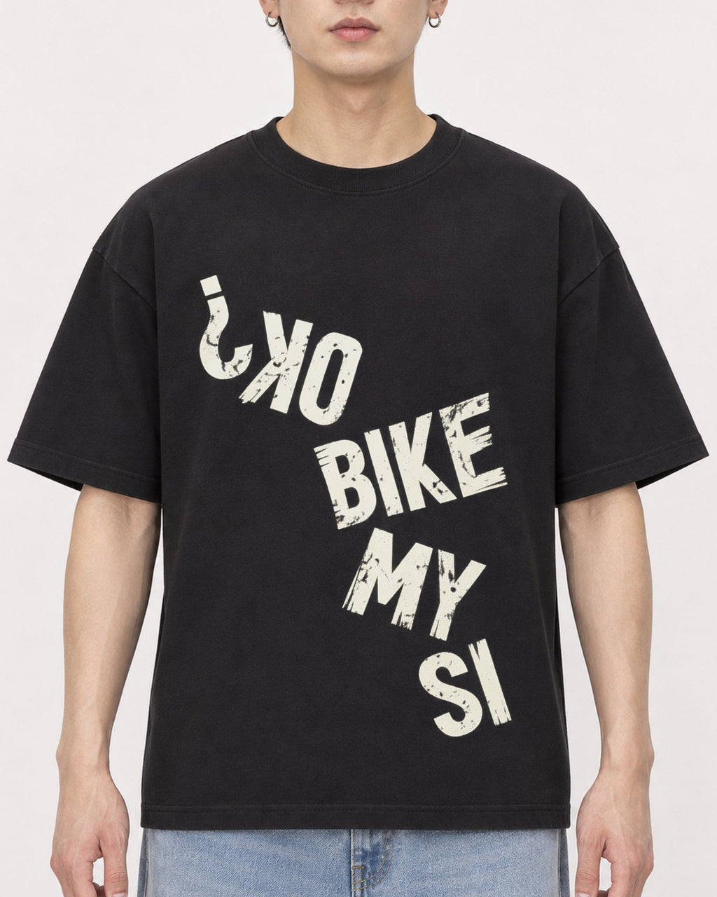 Mockup Boxy Heavyweight Tee Black male close-up 01
